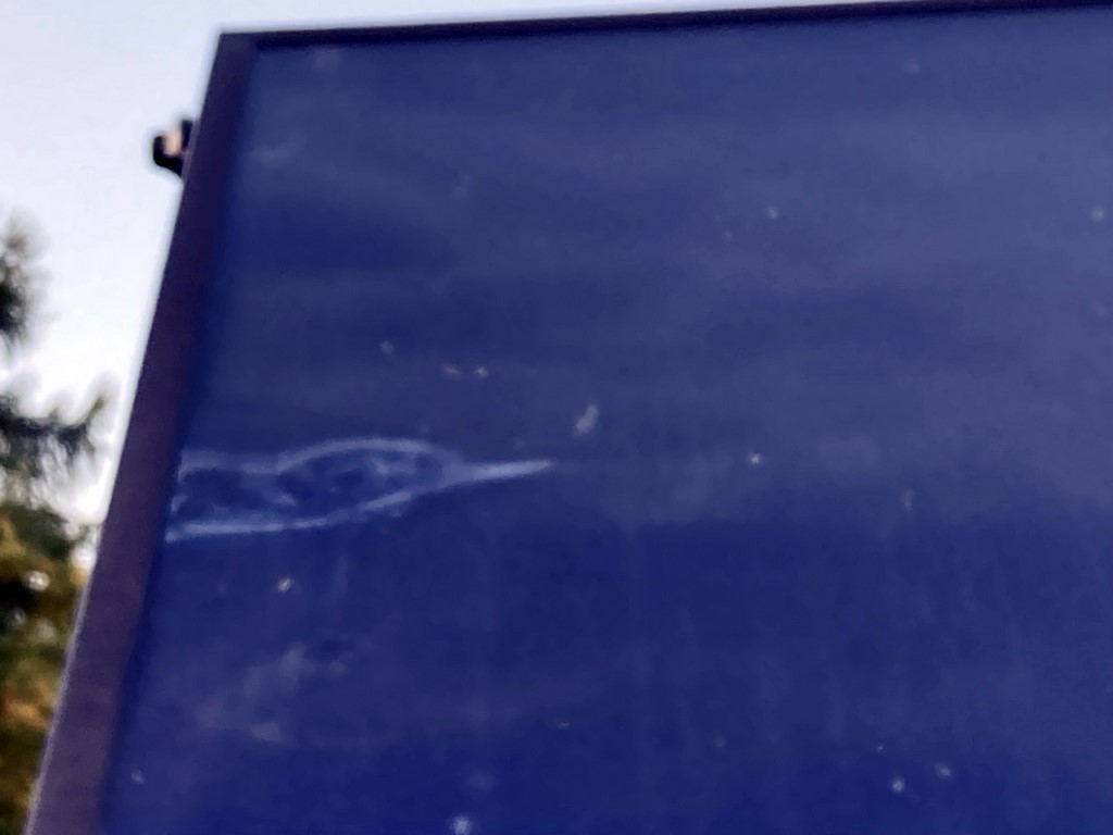 Solarkollektor Beschädigung am linken Rand_web.jpg